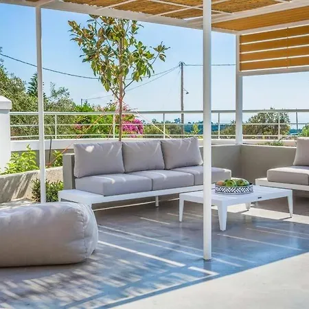 Sleeps 6 Pool Air Con Wifi * Karavádhos