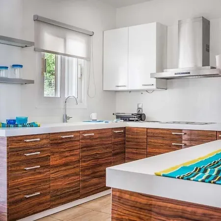 Sleeps 6 Pool Air Con Wifi 빌라
