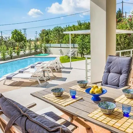 빌라 Sleeps 6 Pool Air Con Wifi Karavádhos